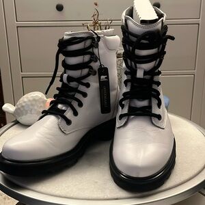 Sorel Women's Black and White Lace Up Boots